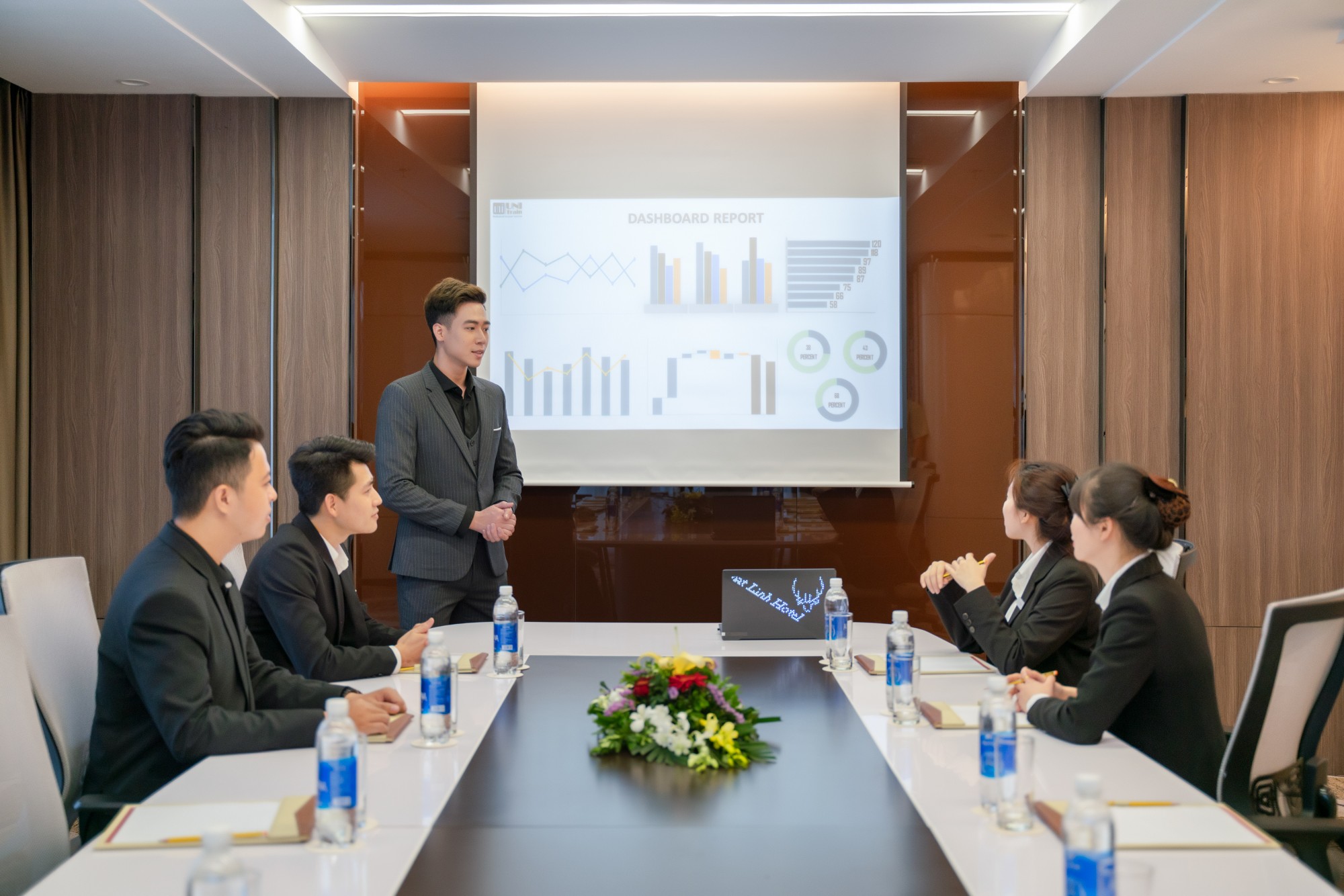 Phòng họp Sapphire tại DeLaSea