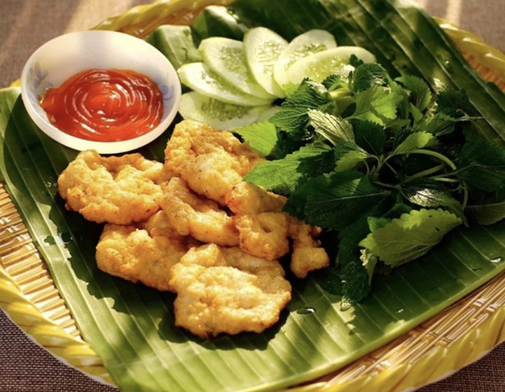 Hành trình khám phá đặc sản Hạ Long mở ra một thế giới ẩm thực biển đầy màu sắc 